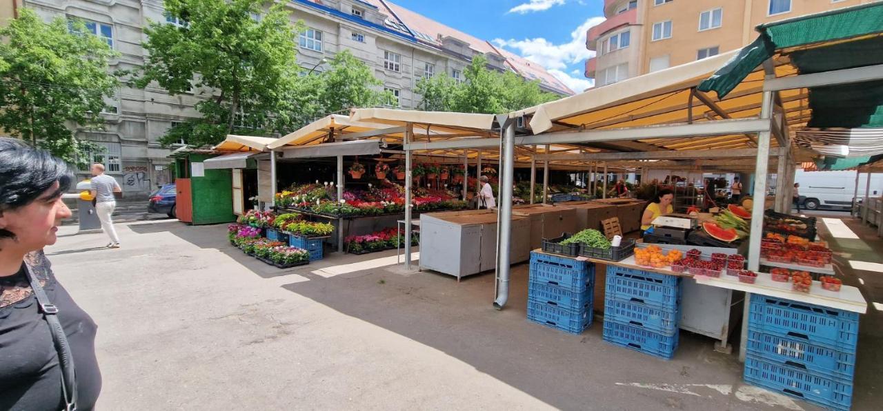 Apartment Flora - Late Check-Out At Noon 12 O Clock For Free Pressburg Exterior foto