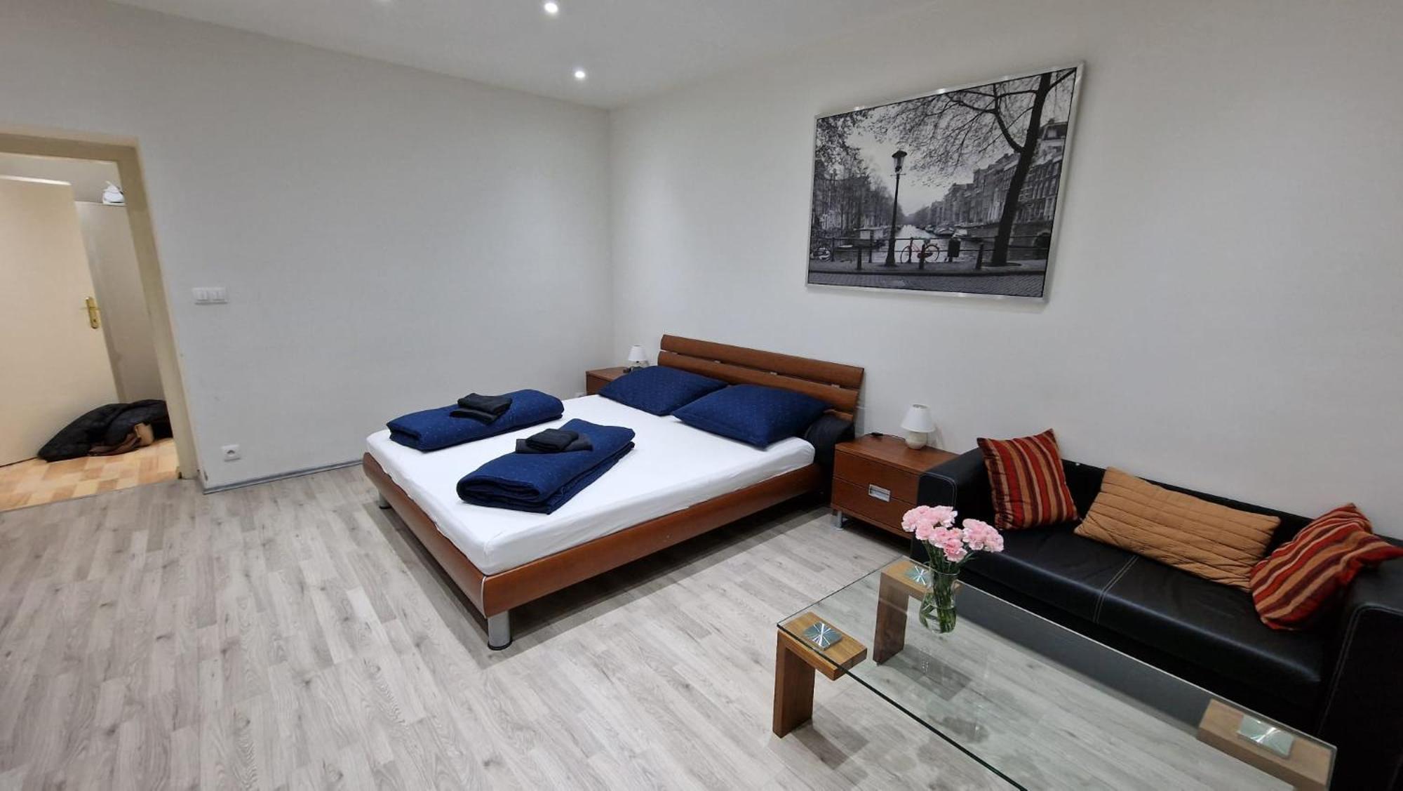 Apartment Flora - Late Check-Out At Noon 12 O Clock For Free Pressburg Exterior foto